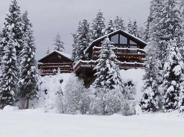 Dog Creek Lodge