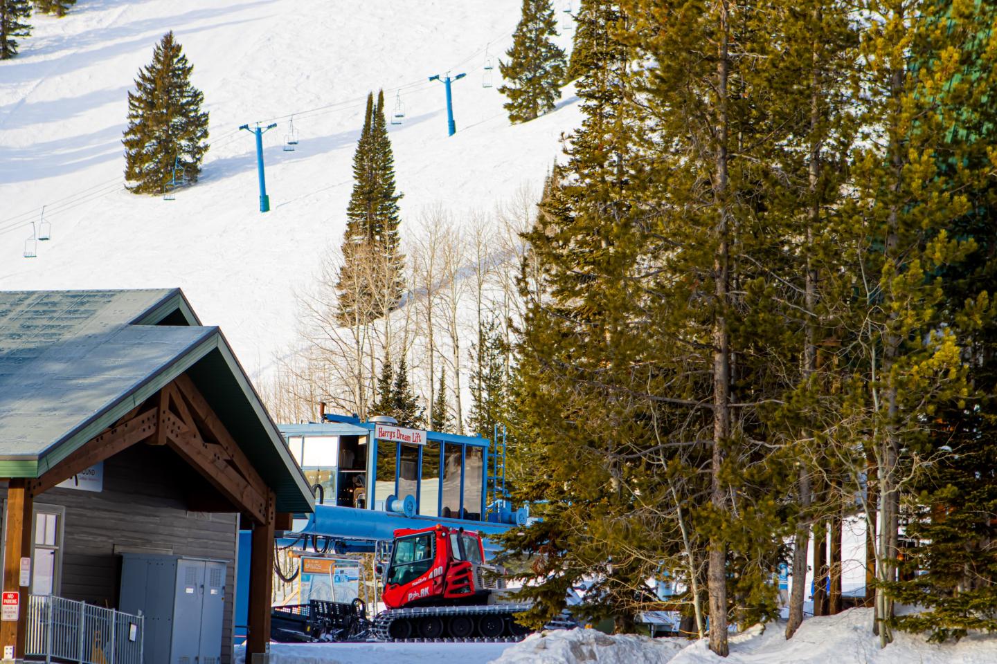 an empty chairlift at beaver mountain