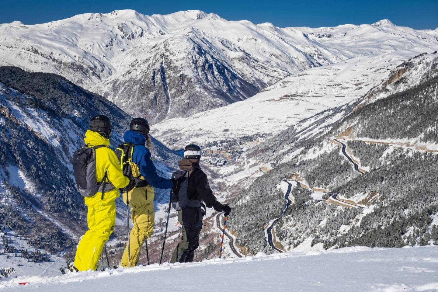3 skiers at Baqueira/Beret 