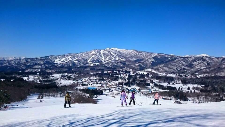 Hirugano Kogen Ski Resort with mountain