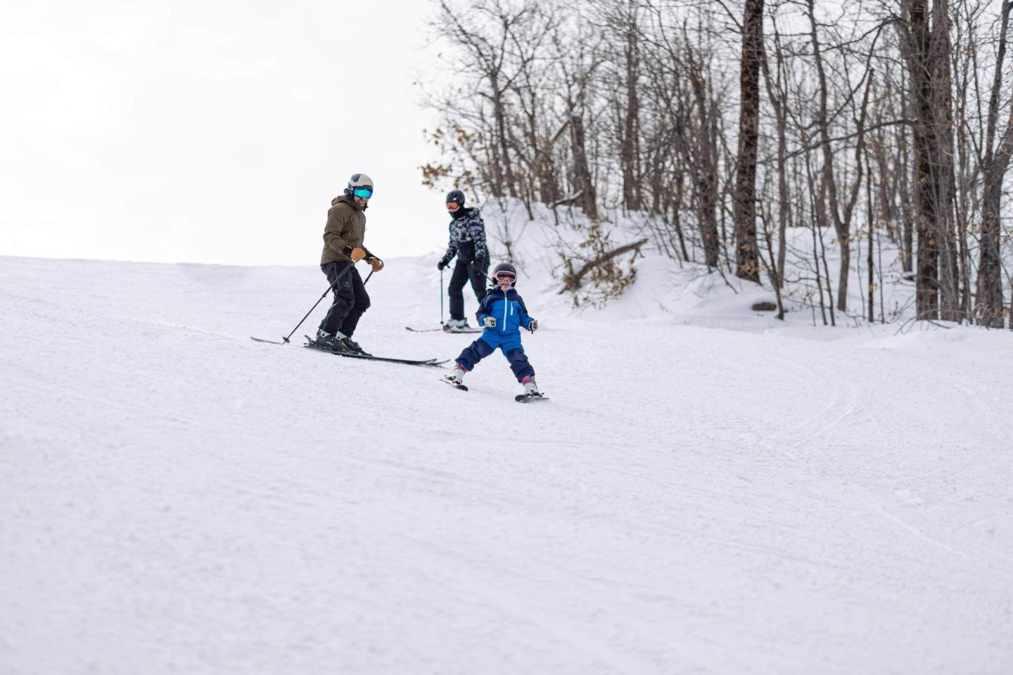 Camp Fortune family skiing