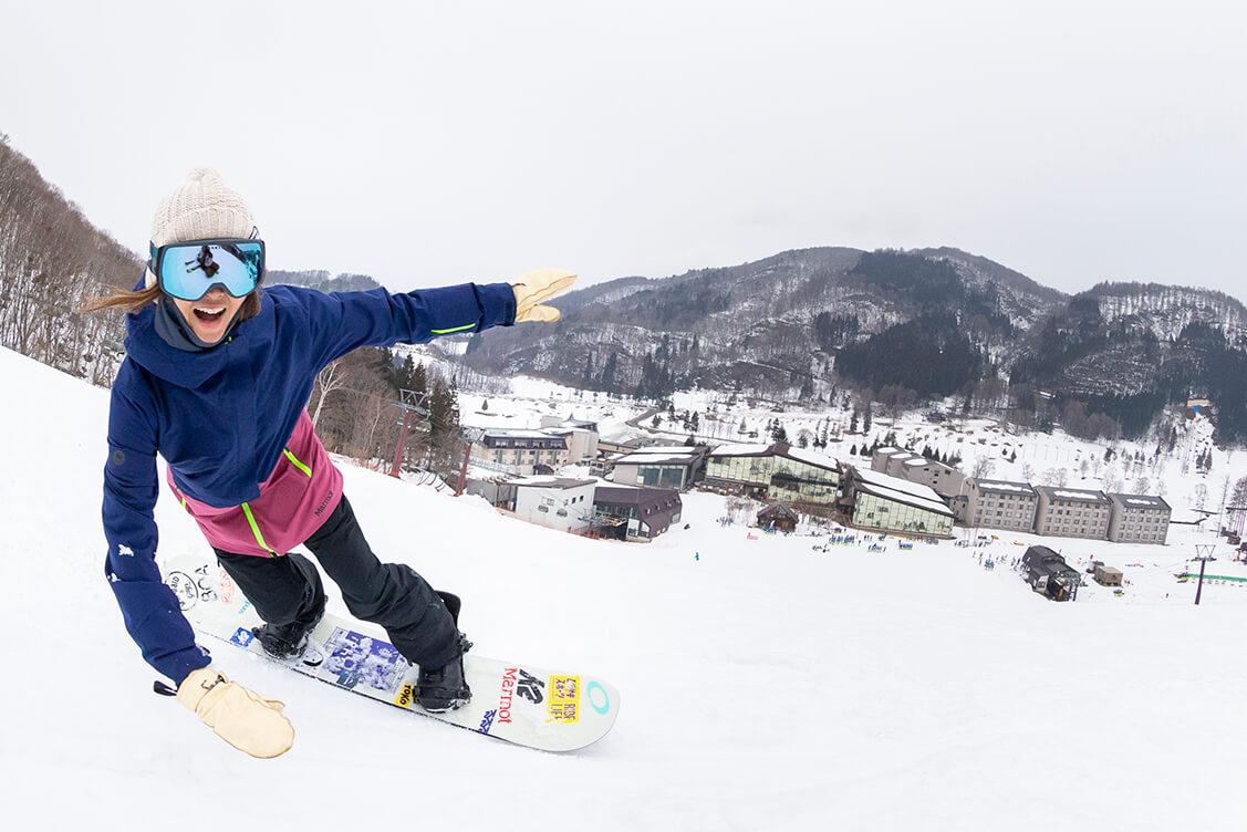 Tangram Ski Circus snowboarder