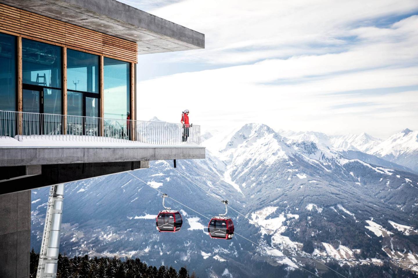Innsbruck Ski & City Network lodge and view