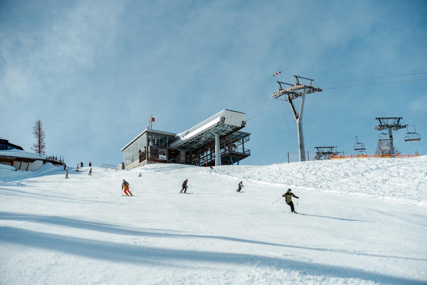 people enjoying the slopes at Petzen Austria