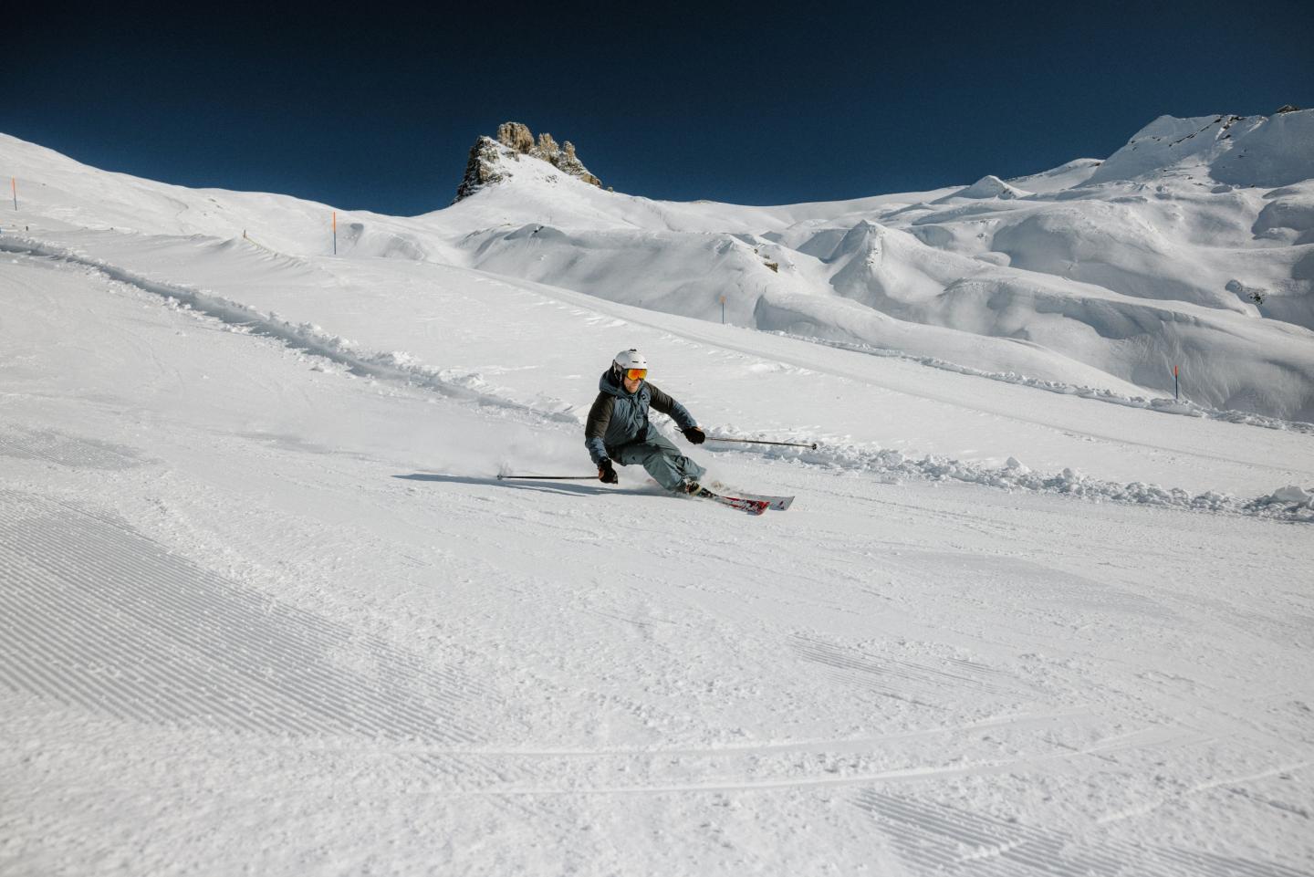 skier enjoying the slopes at Bergbahnen Engstligenalp