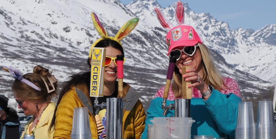Apres scene at Skeetawk AK